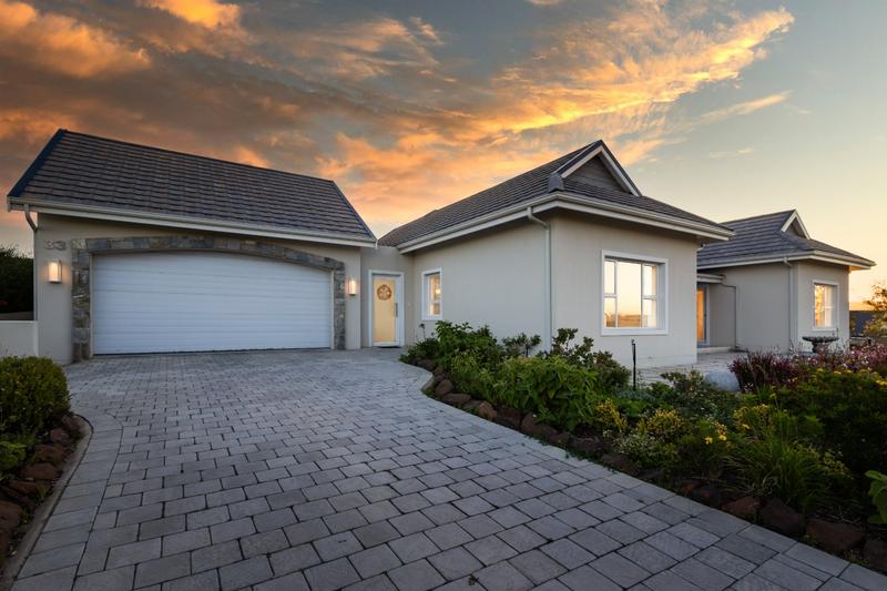3 Bedroom Property for Sale in Baron View Western Cape